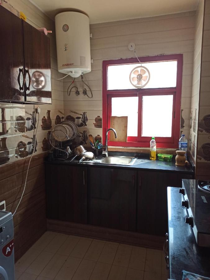 Moon Backpackers , Al Rigga , Partition For Couples And For Singles Apartment Дубай Екстериор снимка