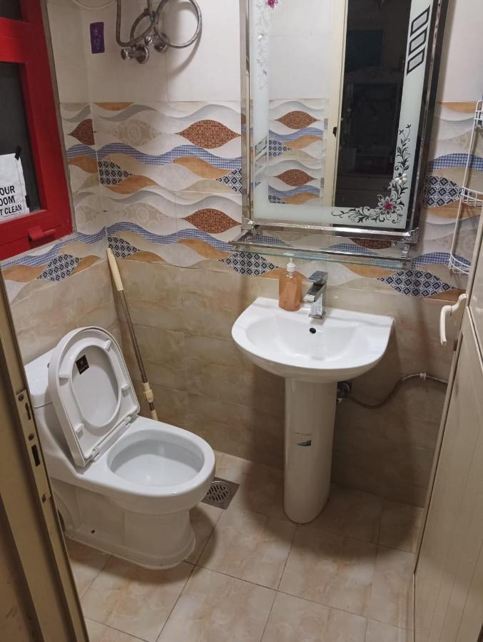 Moon Backpackers , Al Rigga , Partition For Couples And For Singles Apartment Дубай Екстериор снимка