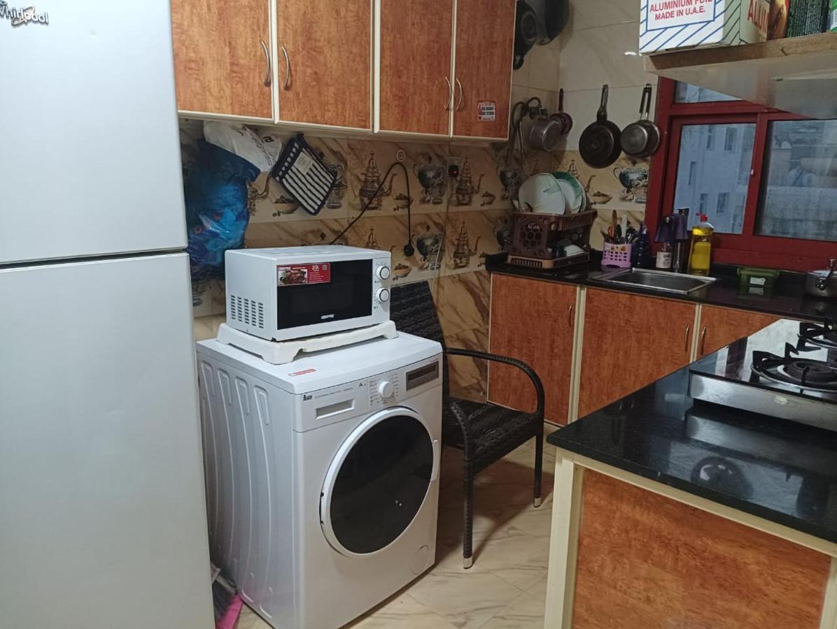 Moon Backpackers , Al Rigga , Partition For Couples And For Singles Apartment Дубай Екстериор снимка