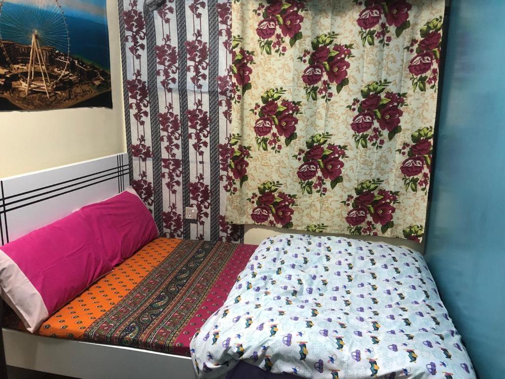 Moon Backpackers , Al Rigga , Partition For Couples And For Singles Apartment Дубай Екстериор снимка