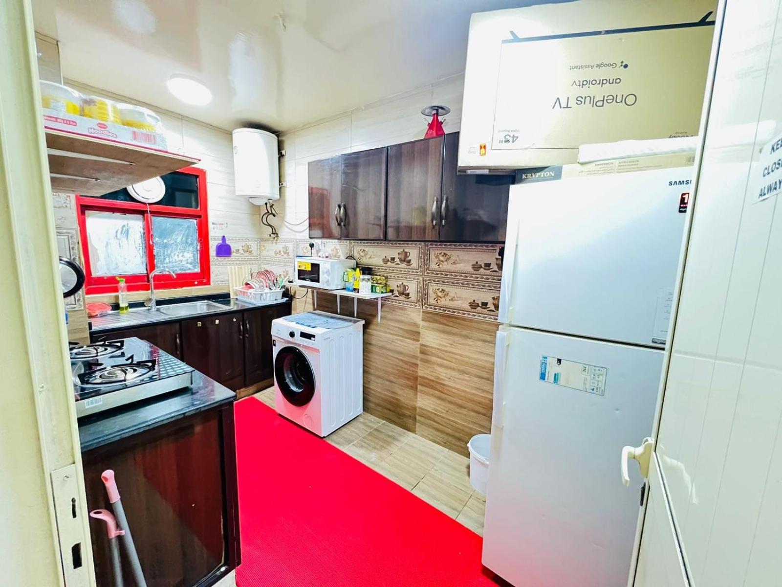 Moon Backpackers , Al Rigga , Partition For Couples And For Singles Apartment Дубай Екстериор снимка