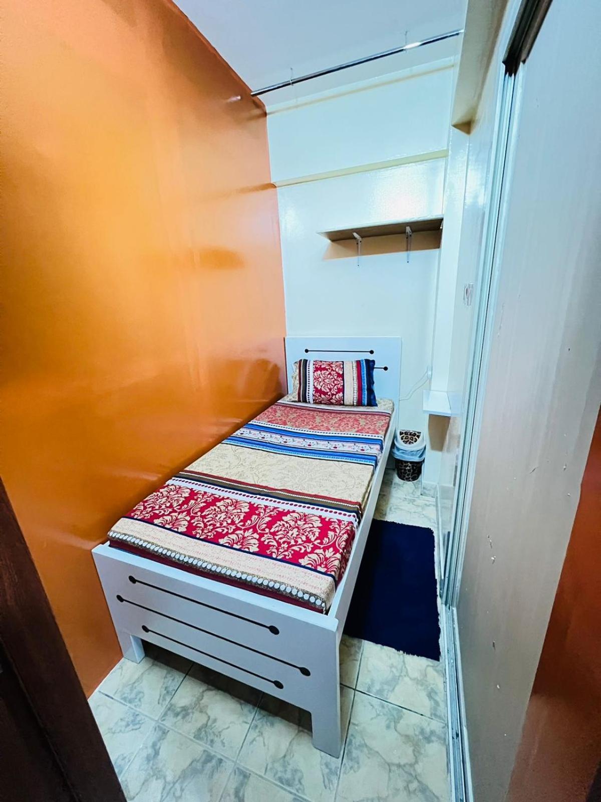 Moon Backpackers , Al Rigga , Partition For Couples And For Singles Apartment Дубай Екстериор снимка
