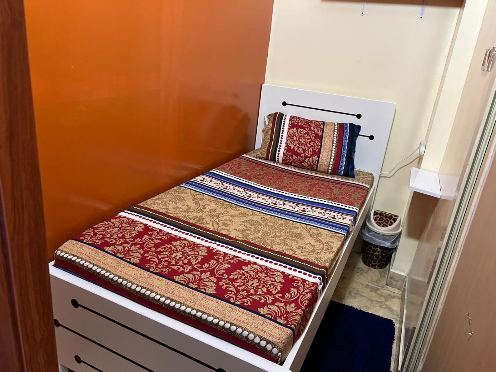 Moon Backpackers , Al Rigga , Partition For Couples And For Singles Apartment Дубай Екстериор снимка