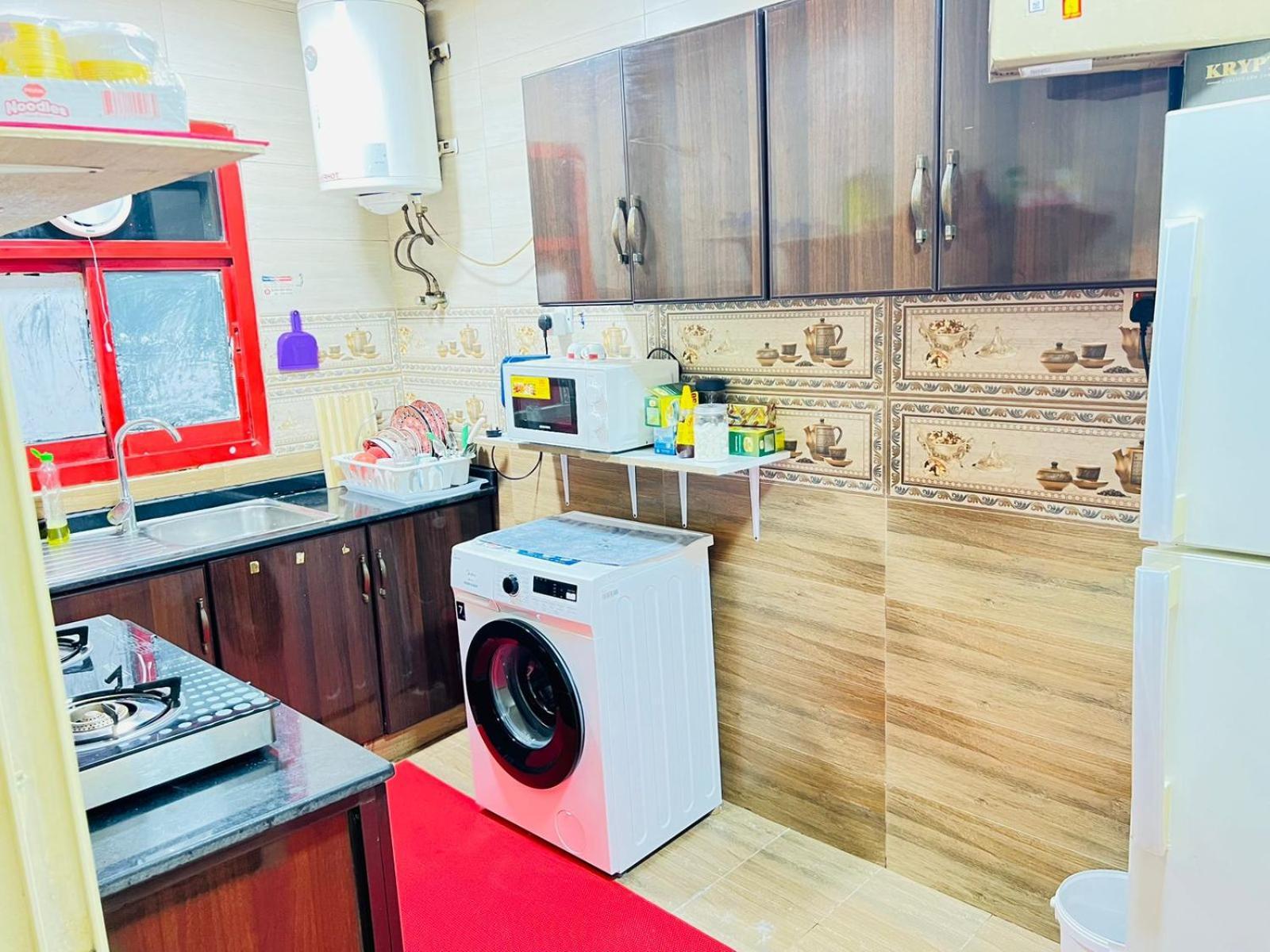 Moon Backpackers , Al Rigga , Partition For Couples And For Singles Apartment Дубай Екстериор снимка
