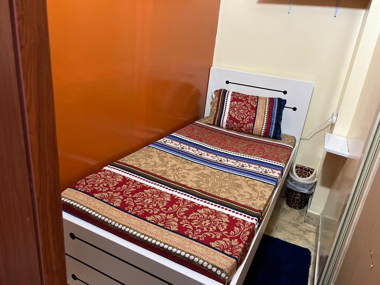 Moon Backpackers , Al Rigga , Partition For Couples And For Singles Apartment Дубай Екстериор снимка