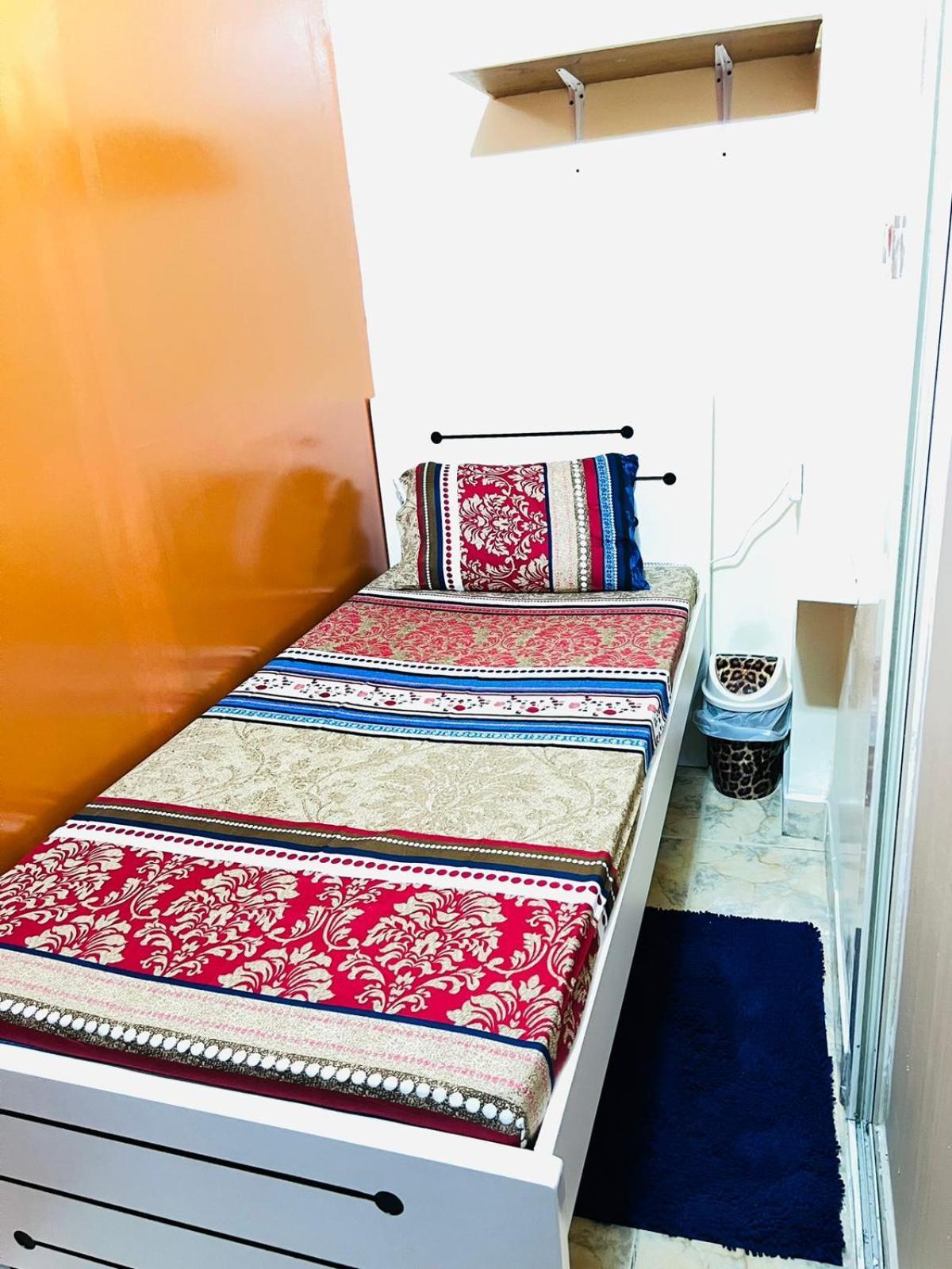 Moon Backpackers , Al Rigga , Partition For Couples And For Singles Apartment Дубай Екстериор снимка